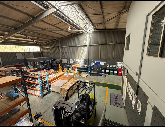 410M² WAREHOUSE TO LET IN SPARTAN